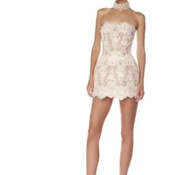 Bronx and Banco Maraya Lace Dress - Picture 2 of 15